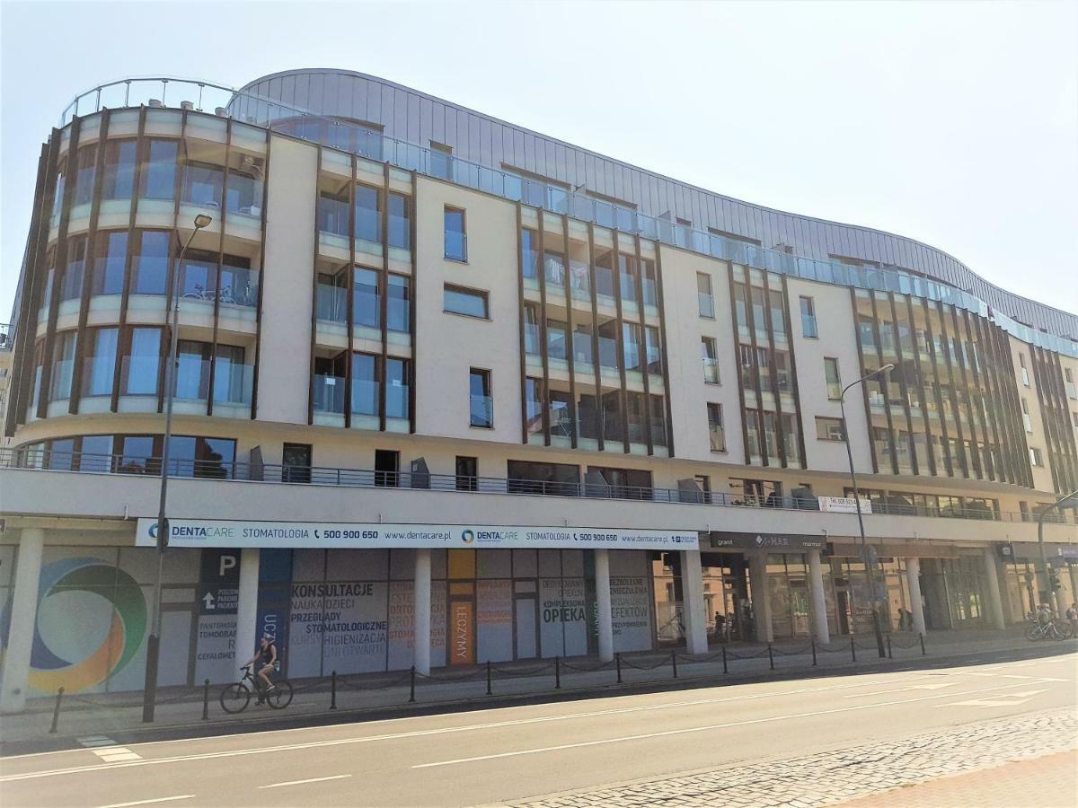 Apartament B&F Garbary Poznan Business & Family - Parking Exterior photo