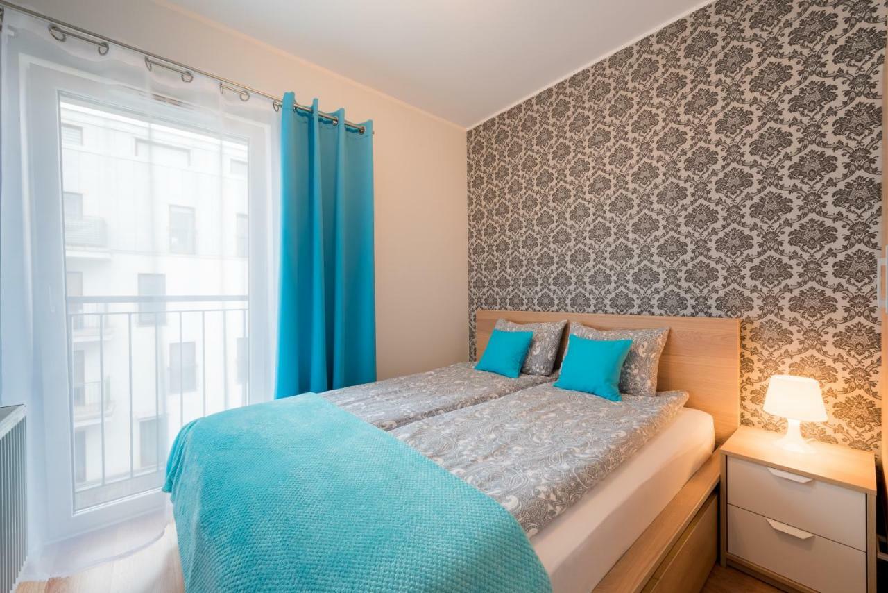 Apartament B&F Garbary Poznan Business & Family - Parking Exterior photo