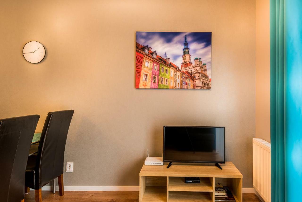 Apartament B&F Garbary Poznan Business & Family - Parking Exterior photo