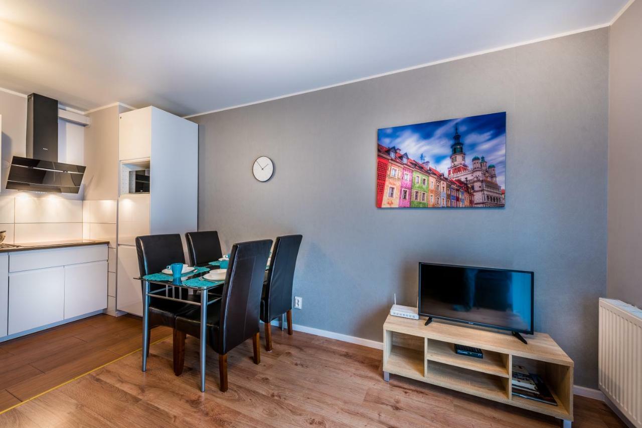 Apartament B&F Garbary Poznan Business & Family - Parking Exterior photo