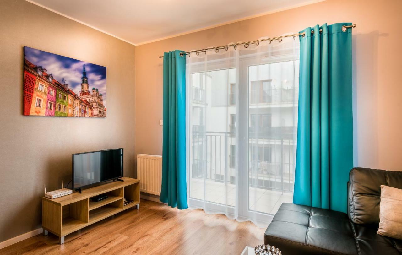 Apartament B&F Garbary Poznan Business & Family - Parking Exterior photo